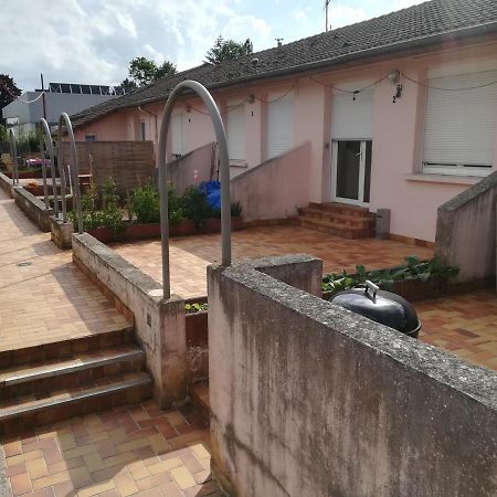 Logement De Plein Pied A Mirecourt Экстерьер фото